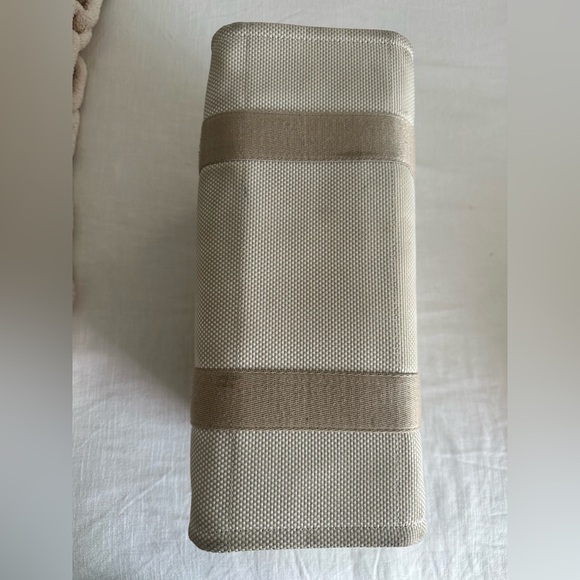 Lululemon Canvas Taupe and Cream Tote Bag 10L - Picture 6 of 9